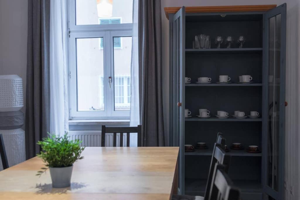 Cosy And Spacious Apartment In The Heart Of Innsbruck Exterior photo